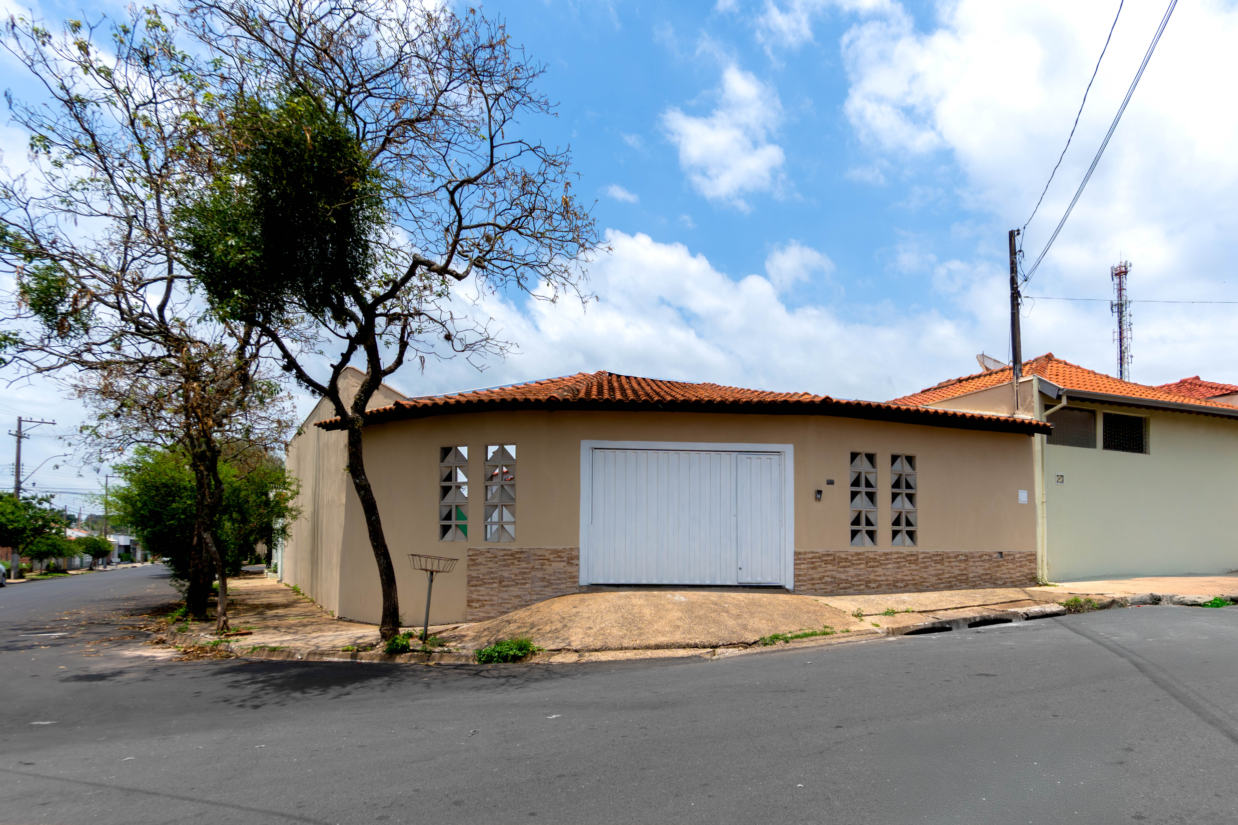 A casa ampla no Parque Primavera em São Carlos que você merece
